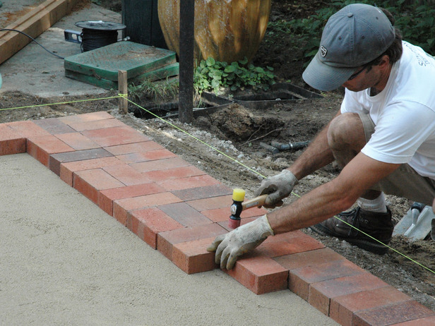 How To Lay A Brick Patio Watsontown, How To Put Down Patio Blocks